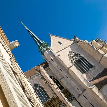 Le Saint B Au Pied De La Cathedrale Saint Benigne Lägenhet Dijon Exteriör bild