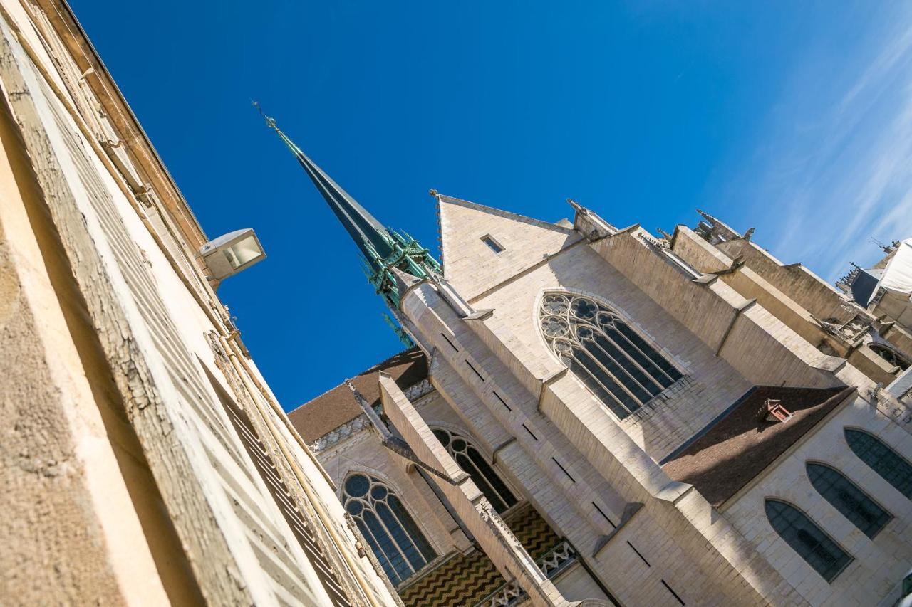 Le Saint B Au Pied De La Cathedrale Saint Benigne Lägenhet Dijon Exteriör bild